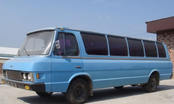 В Запорожье показали уникальный автобус «Юность» (ФОТО)