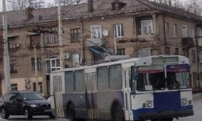Движение троллейбуса №9 в Запорожье временно приостановлено