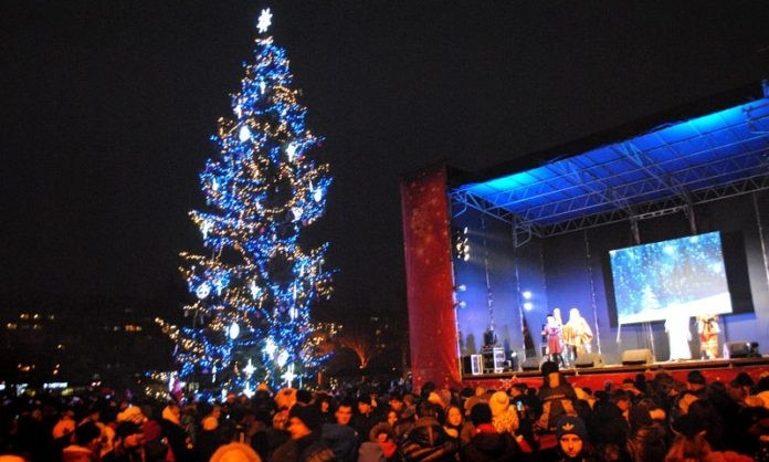 В новогоднюю ночь на площади Фестивальной покажут видеоконцерт