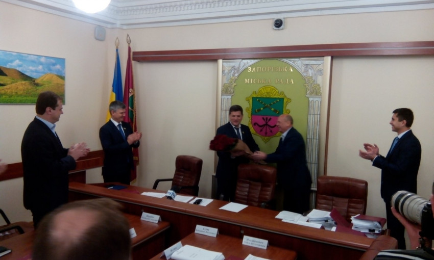 Мэра Запорожья поздравили с первой годовщиной на должности