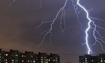 Конец эфира: в Запорожской области молния уничтожила имущество телеканала