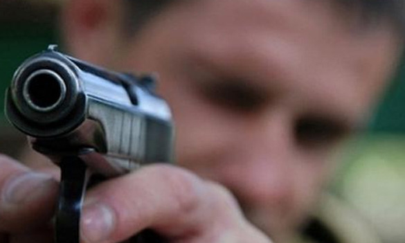 В Энергодаре мужчина угрожал пистолетом посетителям ночного клуба