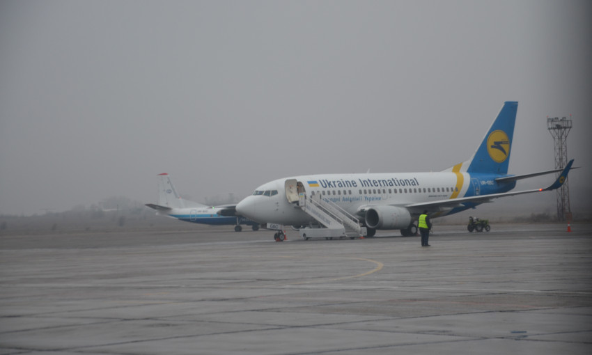 Запорожский аэропорт намерен отремонтировать взлетно-посадочную полосу