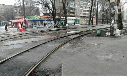 Запорожцы возмущены состоянием центральной дороги Заводского района (ФОТО)