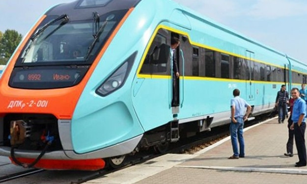 Скоростной поезд из Запорожья в Киев стал ежедневным