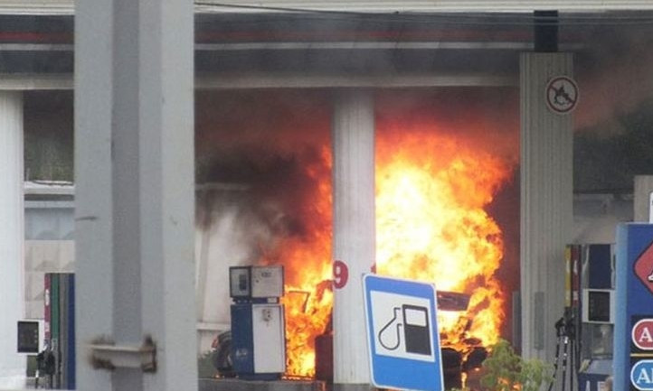ЧП на заправке в Запорожье: Загорелся автомобиль