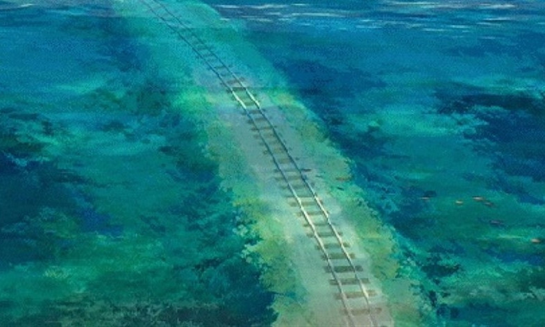 В Бердянске в море под водой обнаружена железная дорога (ФОТО)