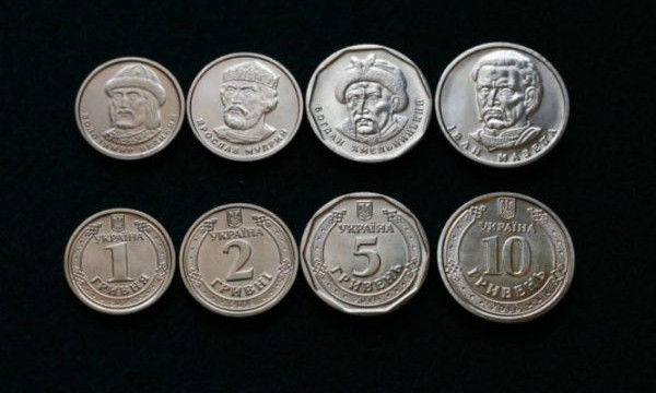 Горожане с опаской относятся к новым монетам (ФОТО)