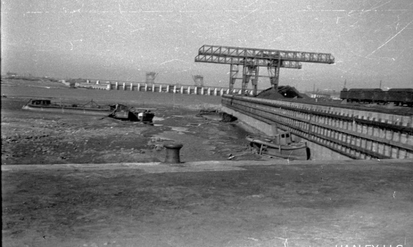 Смотрите редкие фото: запорожский порт во времена немецкой оккупации