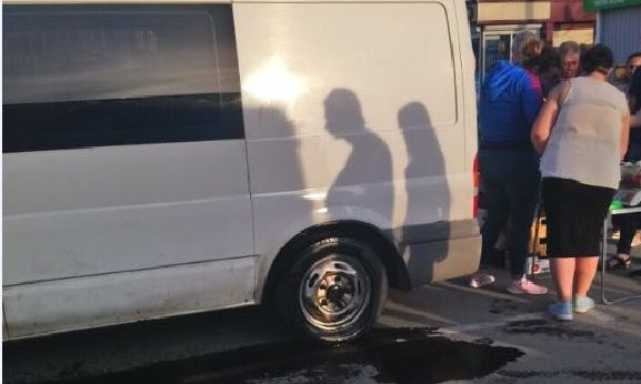 В Запорожье фермеру облили машину соляркой, которая попала на беременную женщину: Горючее пытались поджечь (ФОТО)