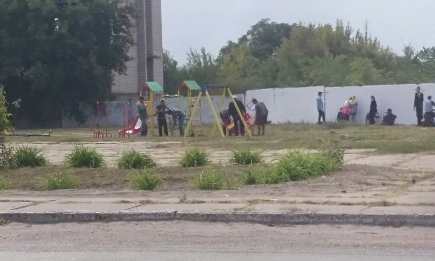 В Запорожской области на месте памятника Ленину установили детскую площадку