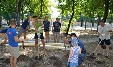 В Мелитополе строят площадку для тренировки собак