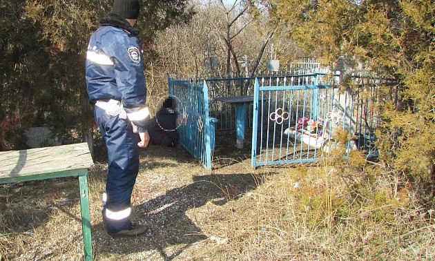 В Запорожской области возле кладбища найден труп