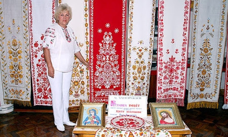 В "Казак-палаце" уникальная выставка собрала сотни запорожцев