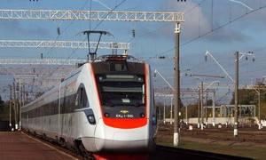 Поезд "Интерсити" Киев - Запорожье сломался в Пятихатках
