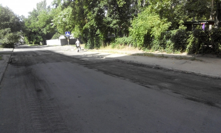 Мелитопольские коммунальщики аврально ремонтируют дороги