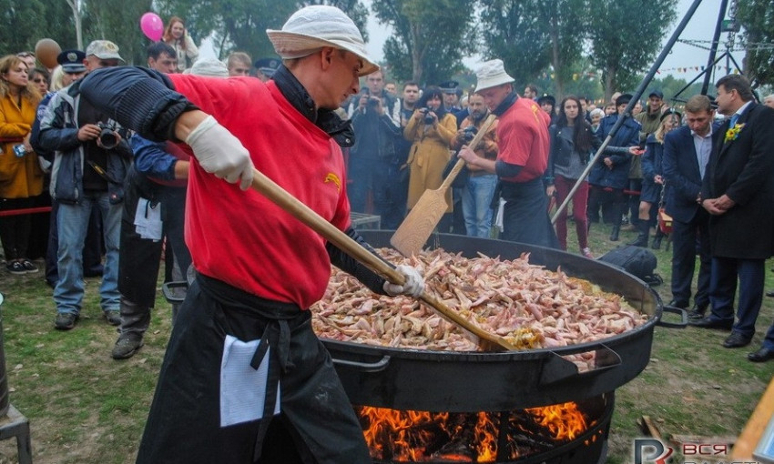 На Покровской ярмарке в Запорожье будут устанавливать очередной кулинарный рекорд - с голубцами