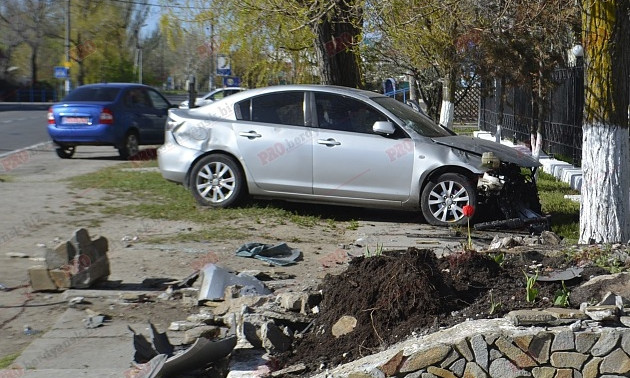 Страшная авария: Автомобиль снес двух женщин, одна умерла