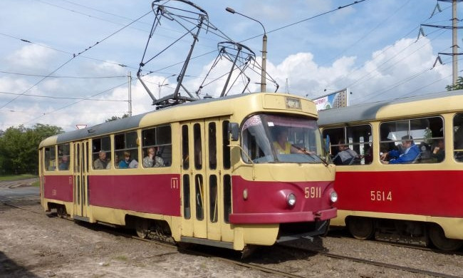 В центре Запорожья остановились трамваи