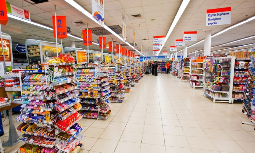 "Сильпо" в Запорожье продает акционный товар вместе с тараканами (ВИДЕО)