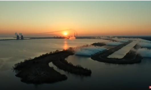 Видео: над запорожской АЭС интересное явление
