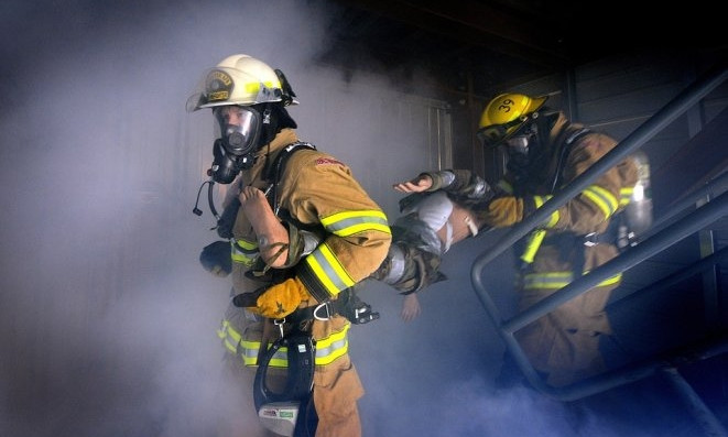 В Запорожском районе спасатель отравился дымом