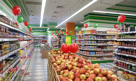 В Запорожском супермаркете торгуют гнилью (ФОТО)