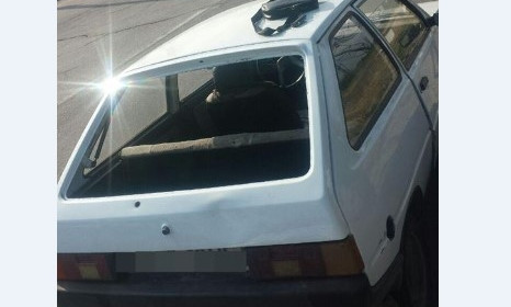 Житель Запорожья во время погони за ворами разбил стекло в их машине (ФОТО)