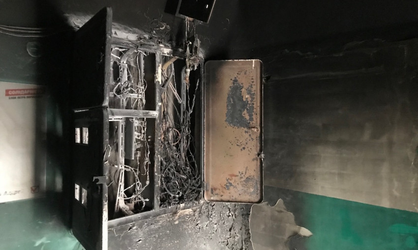 В Запорожской области в многоэтажном доме огонь уничтожил электрощитки (ФОТО)