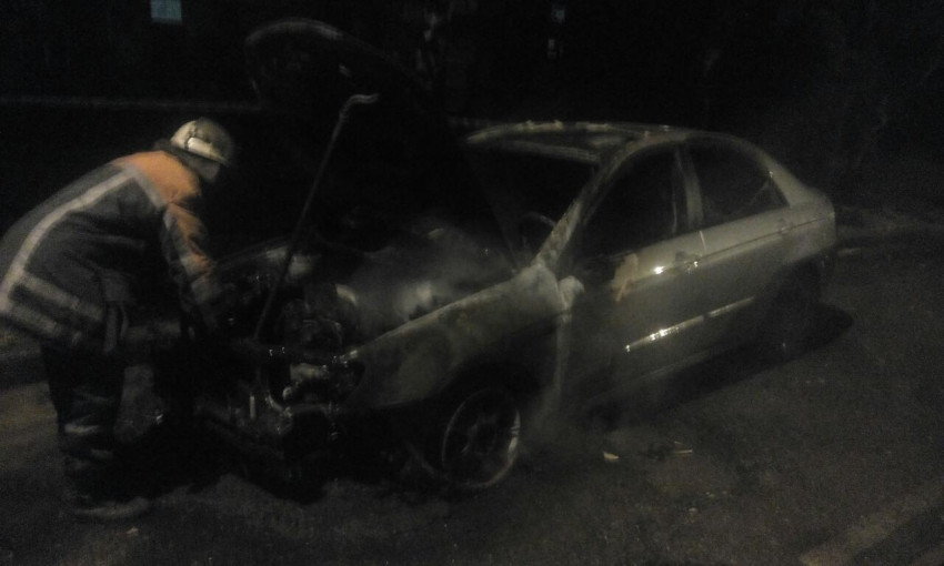 В Запорожье опять горел автомобиль (фото)
