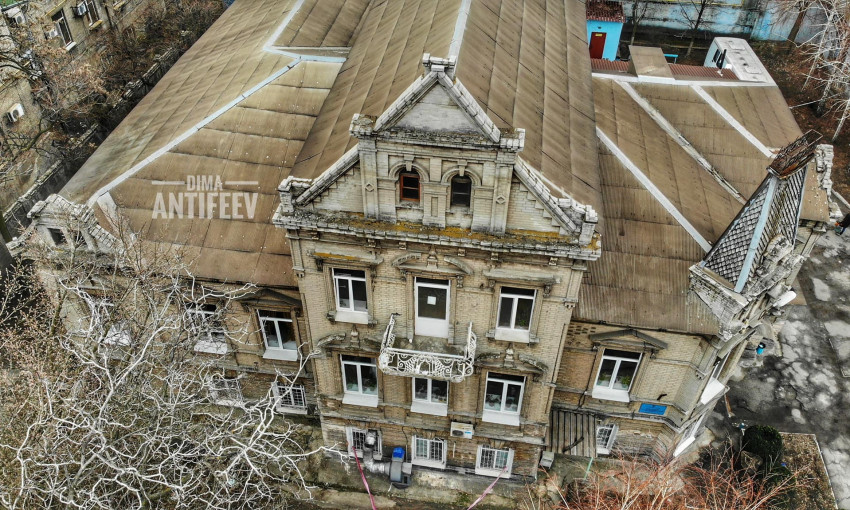В сети опубликовали уникальные фото старинного особняка в Запорожье