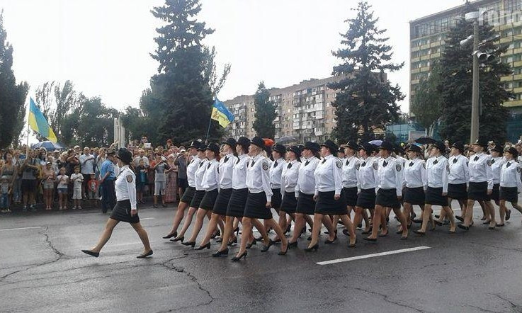 В Запорожье прошел шикарный военный парад!