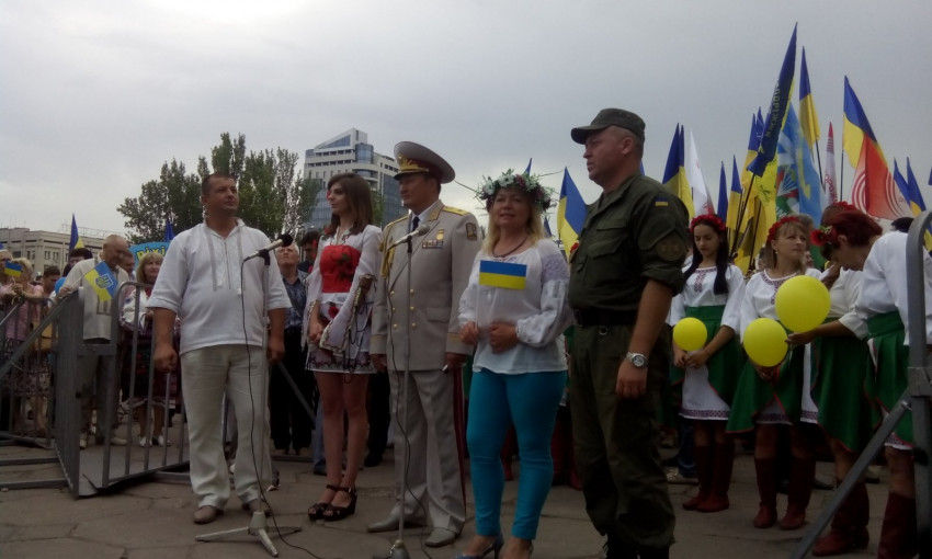 Запорожцы поют Гимн со всей Украиной