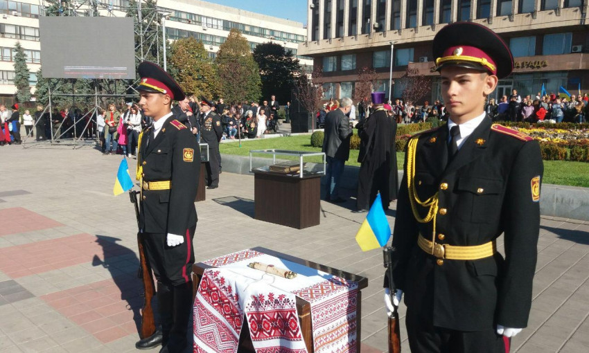 Как в Запорожье День защитника Украины празднуют (ФОТО)