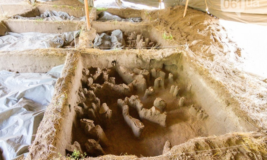 На Хортице проводят раскопки древнего культового комплекса