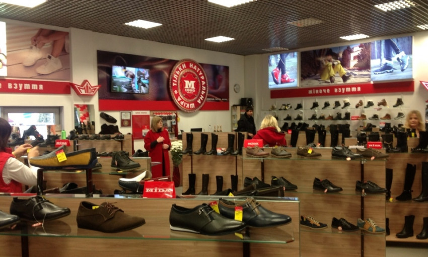 Запорожская фабрика убрала с продажи спорную обувь