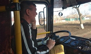Автобусный скандал: Водитель сменил маршрут (ВИДЕО)