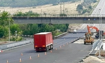 Реконструкция моста через реку Сухая Балка подходит к концу