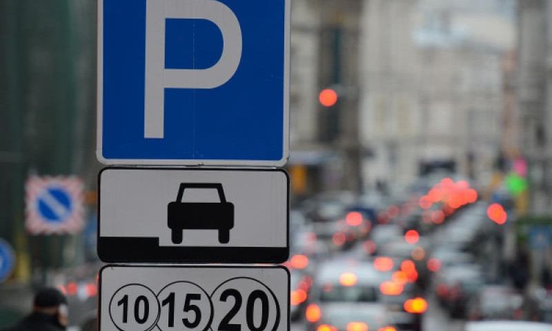 Почему в Запорожье на парковках зарабатывают втрое меньше?