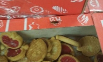 Фотофакт: В супермаркете печенье продается с "опасной" начинкой