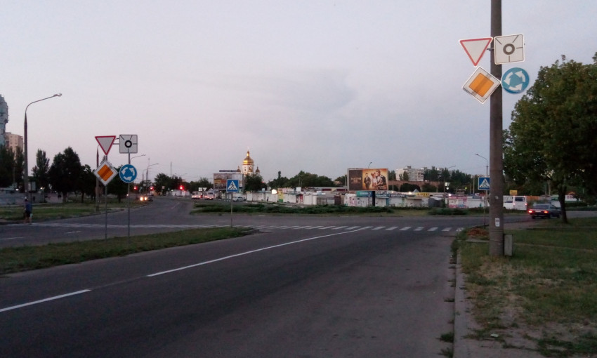 Фотофакт: Бабурка - с новыми дорожными знаками