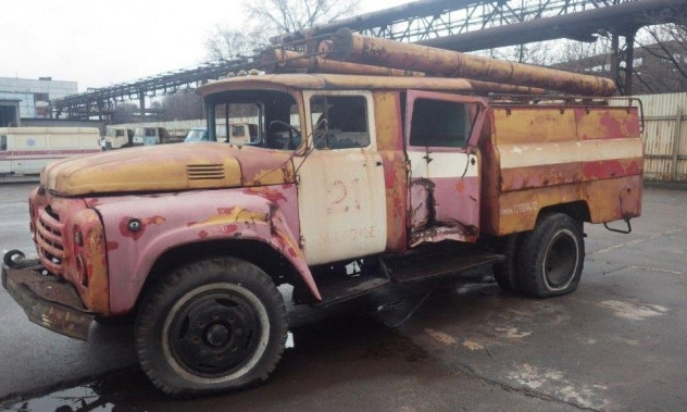 В Запорожье торгуют подержанными пожарными машинами (ФОТО)