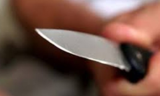 Мужчина получил удар ножом за то, что снимал конфликт на видео