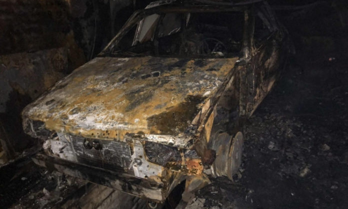 В Бердянске загорелся гараж с автомобилем «ВАЗ-21099» (ФОТО)