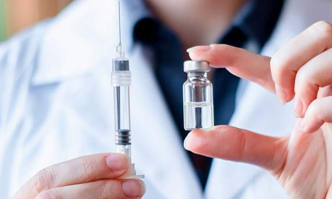 В Запорожье наложен запрет на продажу вакцины от кори. Партии препаратов массово изымают