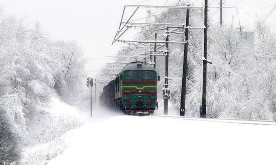 Снежное Рождество: по дороге на Запорожье застрял поезд