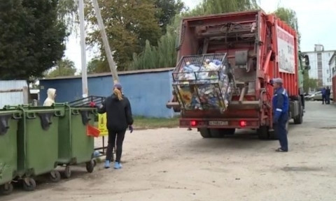 Запорожцы не спешат платить за вывоз мусора