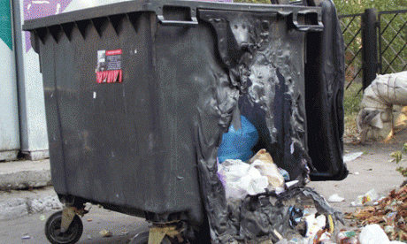 Вандалы поджигают мусорные контейнеры в Запорожье: Коммунальщики подсчитали убытки