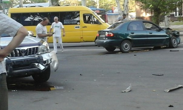 В Мелитополе, произошла авария на микрорайоне (фото)