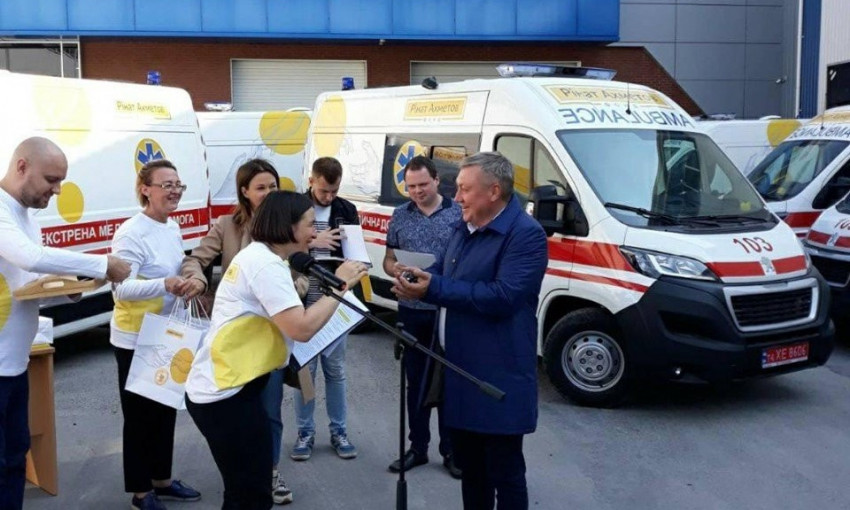 Запорожские медучреждения получили 6 автомобилей «скорой помощи»
